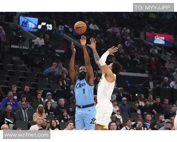 快船与爵士激战正酣NBA直播吧带你全程体验精彩瞬间